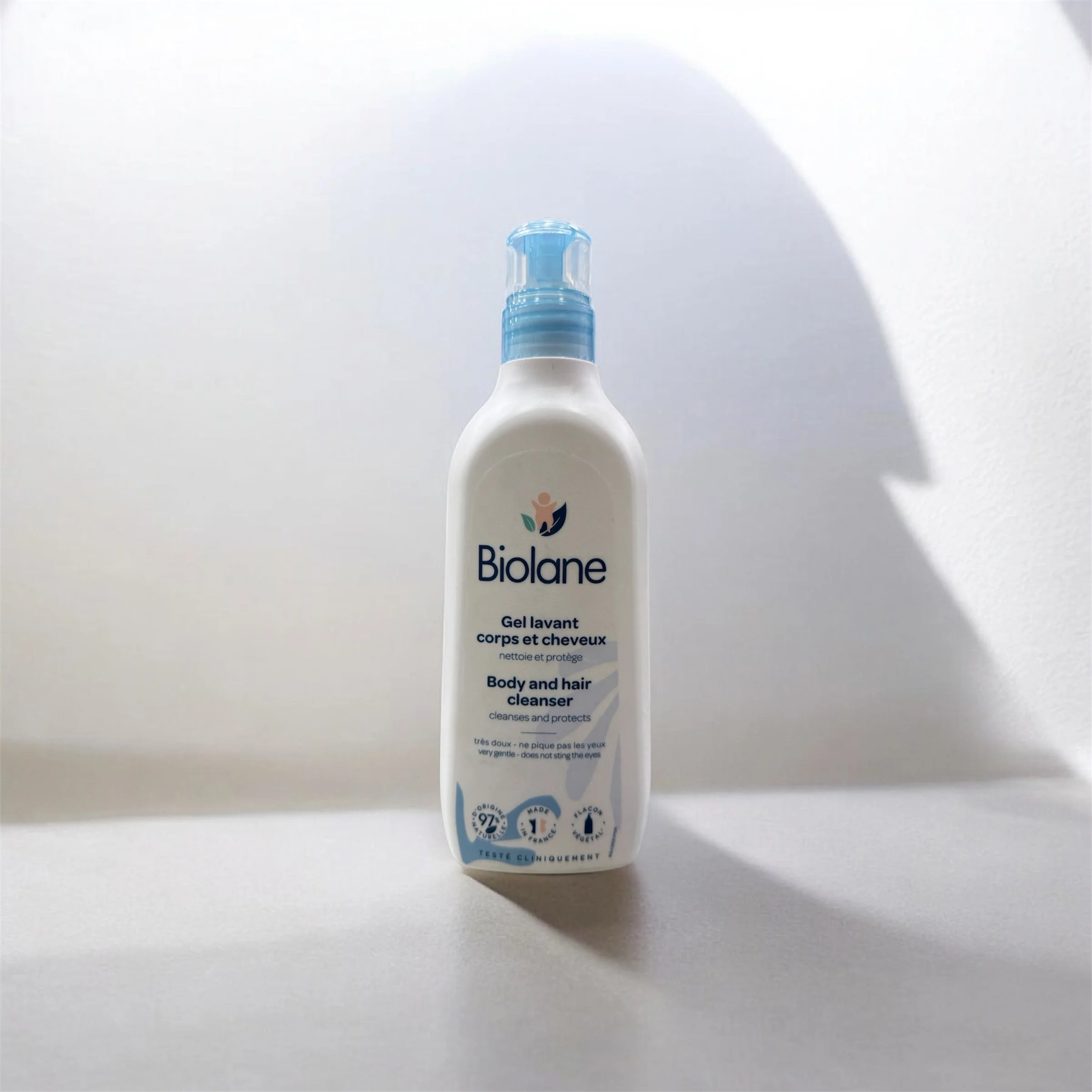 بيولان جل منظف لطيف للجسم والشعر